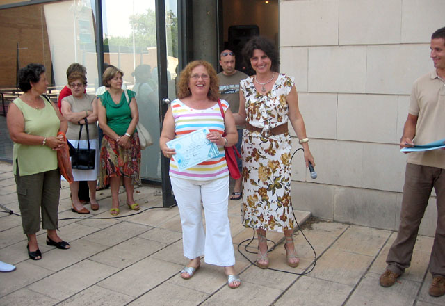 Els alumnes d'informàtica als Telecentres públics reben els diplomes de curs
