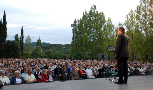 Més de 1.500 persones participen a l'Homenatge a la Gent Gran