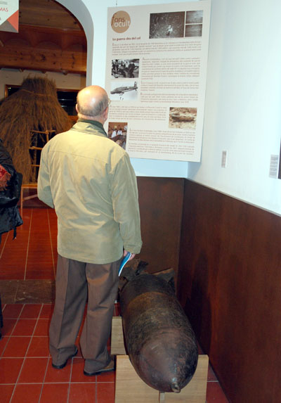 La bomba de la Guerra Civil trobada a Cerdanyola forma part d'una exposició a Sabadell