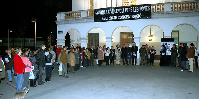 Cerdanyola es mobilitza en contra de la violència de gènere