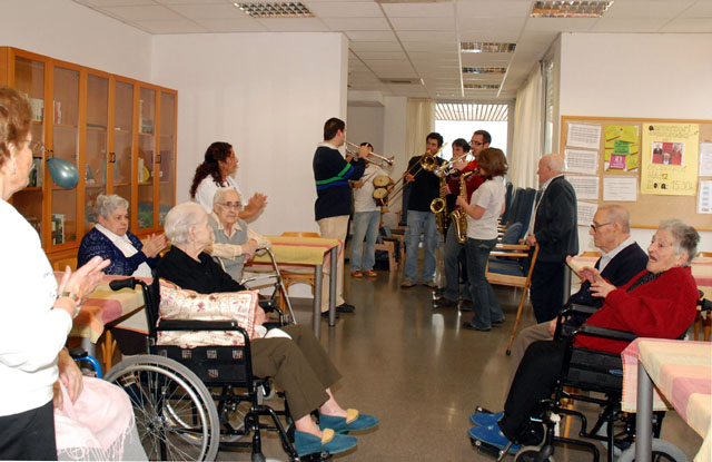 La Residència de Canaletes ha celebrat el desè aniversari amb una jornada de portes obertes com a acte central