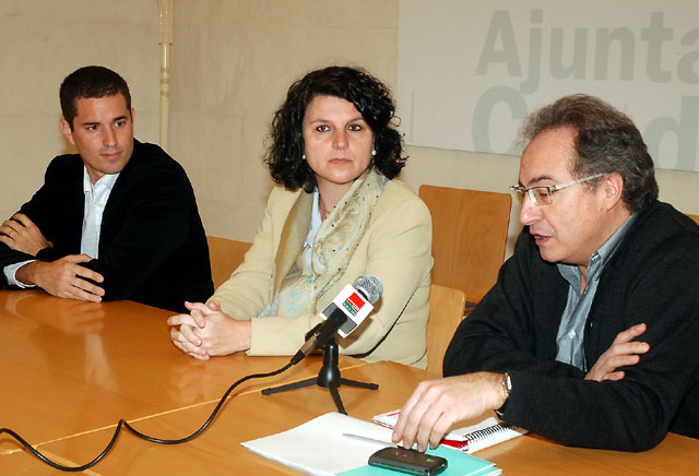 L’Ajuntament rep cent ordinadors de la UAB que destinarà a l’ampliació i creació de nous Telecentres