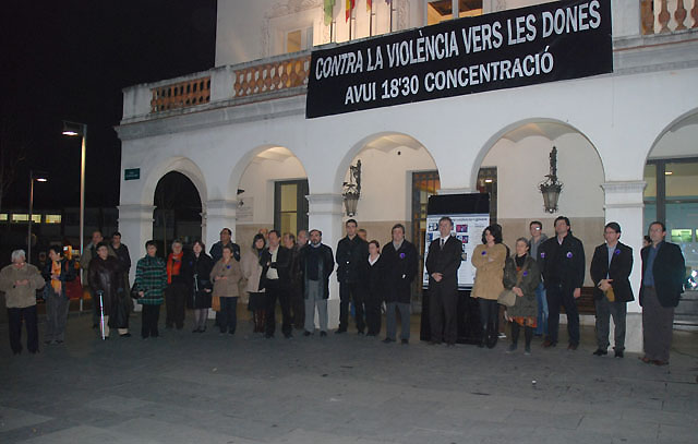 Nova concentració de rebuig contra la violència masclista