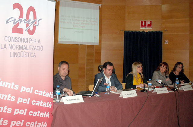 Tres de cada quatre establiments comercials del Vallès Occidental 3 s’adeqüen a la Llei de Política Lingüística