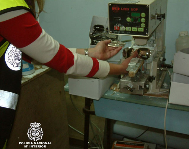 Tres detinguts a Cerdanyola amb més de 45.000 rellotges de marca falsificats