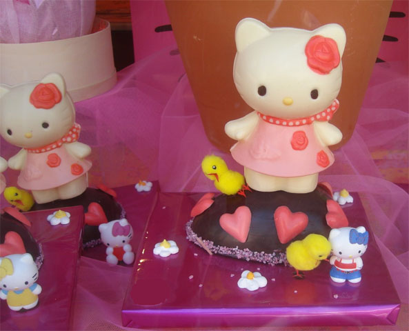 Hello Kity, Pocoyo i Leo Messi protagonitzen les mones de pasqua