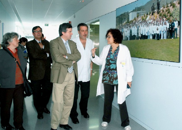 L’alcalde de Cerdanyola visita l’Institut Guttmann amb l’associació La Tortuga