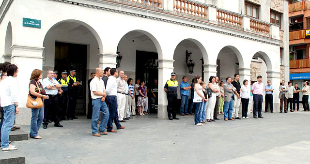 Cerdanyola condemna l’atemptat d’ETA que ha matat un inspector de policia
