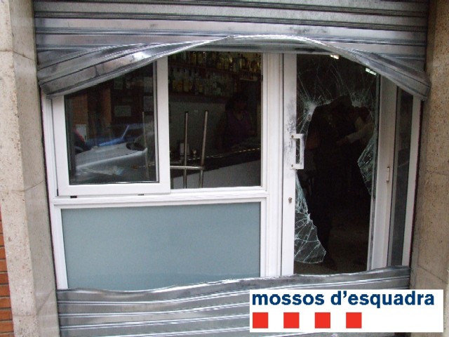 Dos detinguts per robar en 7 establiments de Cerdanyola, Montcada i Badia