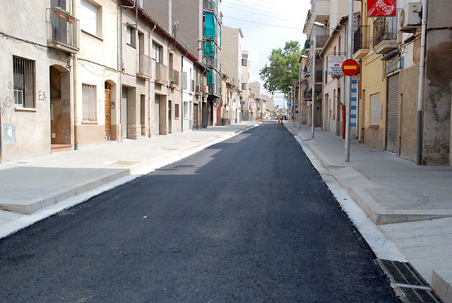 Comencen les obres al carrer dels Reis per fer-la via de prioritat per a vianants