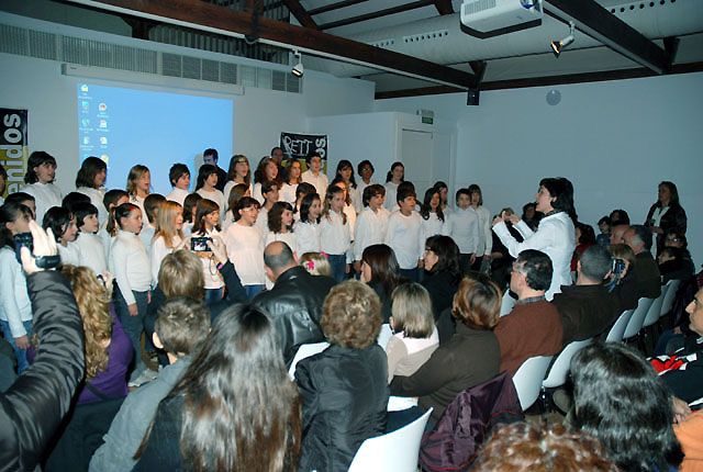 L’Associació Catalana de la Síndrome de RETT es presenta a Cerdanyola amb el llibre infantil “Un dia a la neu”