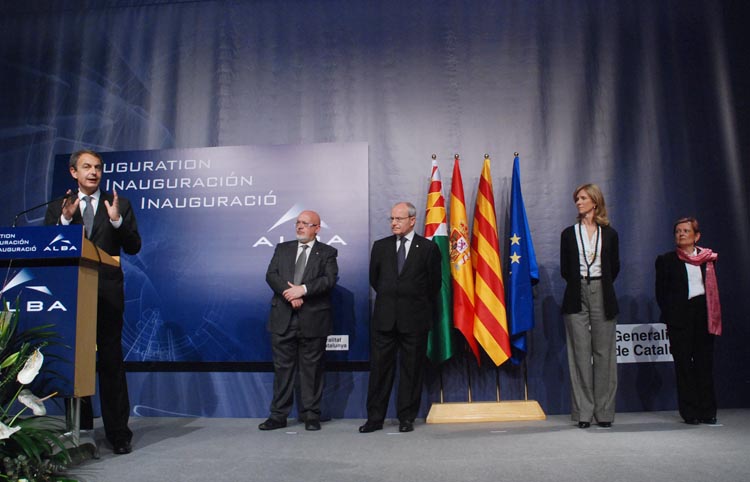 Resum del 2010: el nou govern comença a caminar i s'inaugura el Sincrotró al primer trimestre