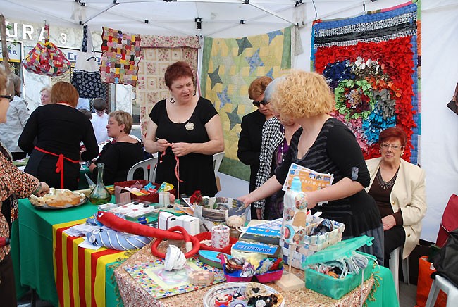 La Mostra d’entitats de la gent gran fa visible la vitalitat de la tercera edat