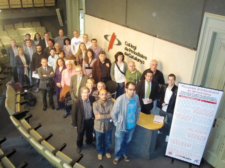 Les ràdios de proximitat tanquen files per defensar la informació local