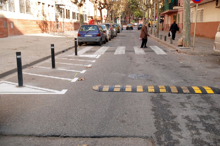 Bandes per pacificar el trànsit al carrer Diagonal i la ronda Cerdanyola