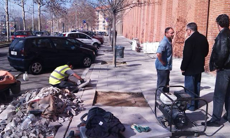 S'inicien els treballs per reparar les voreres del barri de Canaletes