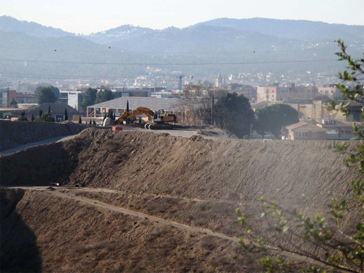 La Plataforma de Can Fatjó denuncia que s'han reprès obres per fer l'abocador