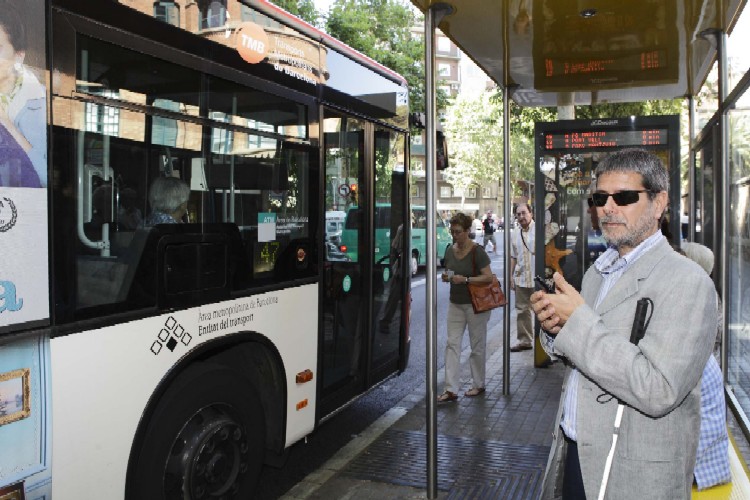 Investigadors de la UAB creen el primer GPS per a invidents