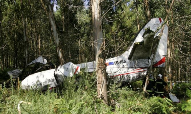 Retiren les restes de l'avió en què va morir Daniel Fernández