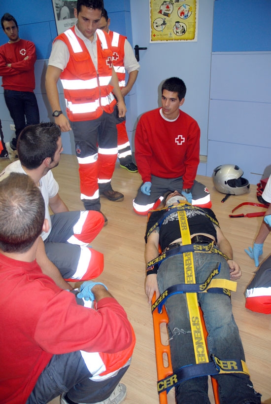 Creu Roja homenatja la tasca humanitària dels seus voluntaris i socis