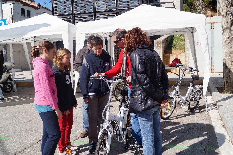 Bellaterra analitza el paper de les motos i bicis elèctriques