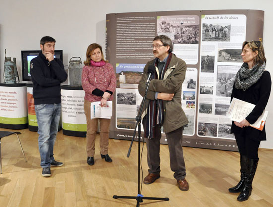 Una exposició repassa el món agrari a terres de parla catalana