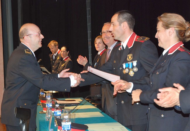 Els Mossos d'Esquadra distingeixen la Policia Local de Cerdanyola