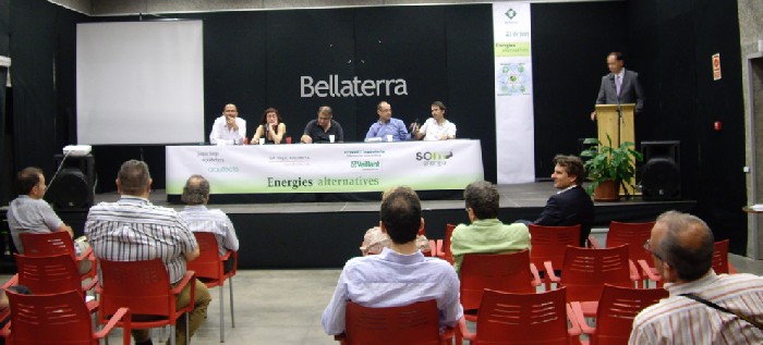 Bellaterra debat el valor de les energies renovables