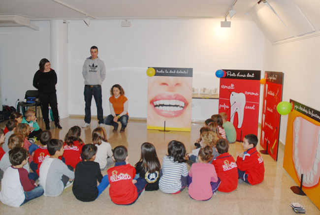 241 alumnes de 6 escoles passen pel taller de salut bucodental