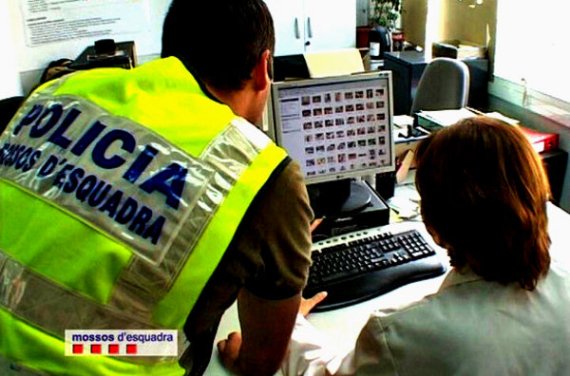 Detenen 10 joves de Cerdanyola i Ripollet que empraven webs de contactes per cometre robatoris 