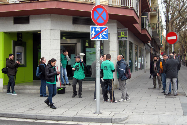 La PAH local participa a la campanya de bloqueig a Bankia a 35 municipis 