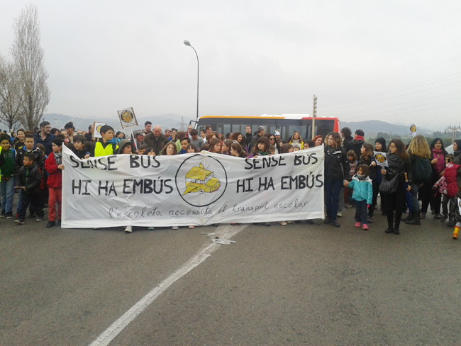 La segona marxa de l'Escoleta desafia la pluja