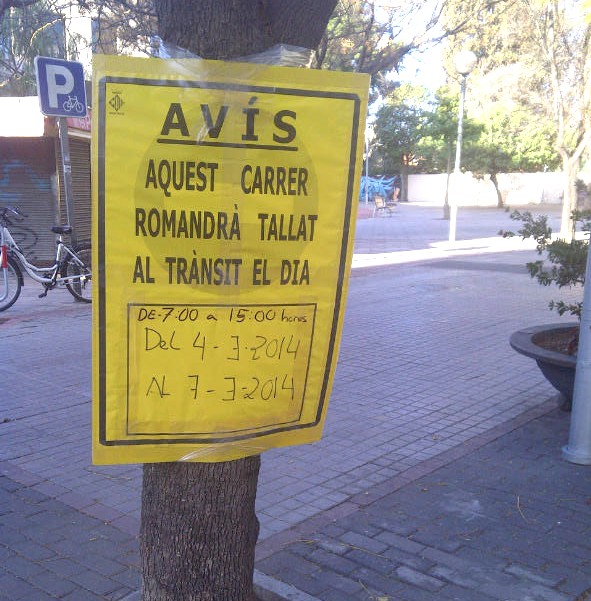 Tall de trànsit a l'avinguda de Catalunya per esporgar els arbres