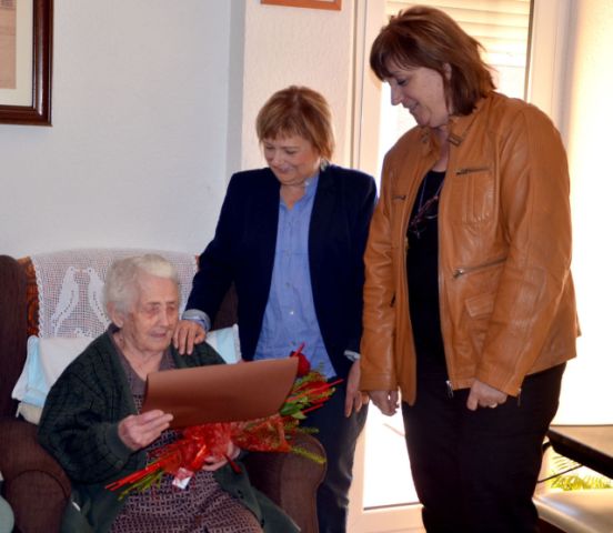 L'Ajuntament homenatja als centenaris de la ciutat 