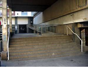 Crítiques al tancament d'ambulatoris durant l'agost a Cerdanyola i Ripollet