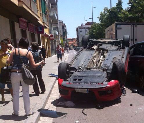 Espectacular accident de trànsit a Banús-Bonasort