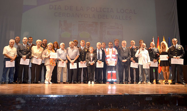La Policia Local celebra el seu dia apropant el cos a la ciutat