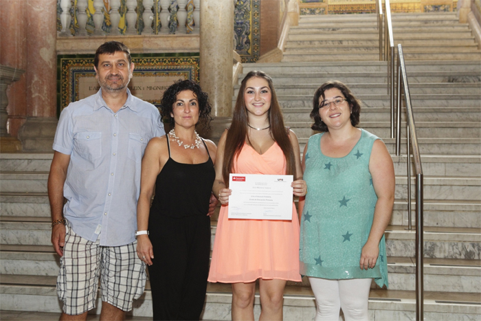 Una estudiant del Forat del Vent rep una beca Ítaca d'alt rendiment