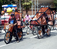 Arriba la festa de la bicicleta guarnida