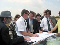 Carles Solà visita els terrenys on es construirà el Sincrotró