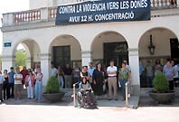 Cerdanyola es concentra contra la violència de gènere