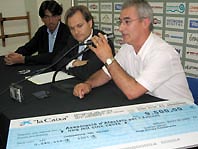 El Rotary lliura 9.500 euros a l'Associació d'Afectats per l'Amiant