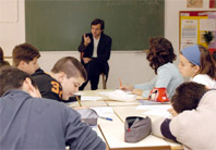 L’alcalde de Cerdanyola es sotmet a un “interrogatori” a l’escola La Sínia