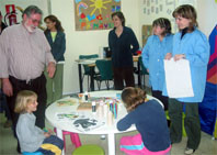 Ocupació estrena l'espai infantil per atendre infants mentre els pares es formen