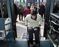Sarbus estrena dos vehicles adaptats a la línia que va a Sabadell