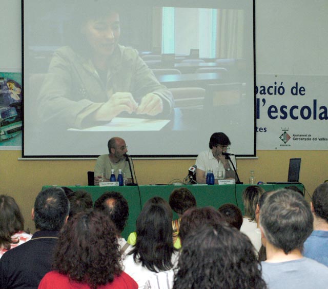La segona sessió de les Jornades de Participació ensenya als pares a fer una mirada crítica i una utilització intel.ligent de les pantalles