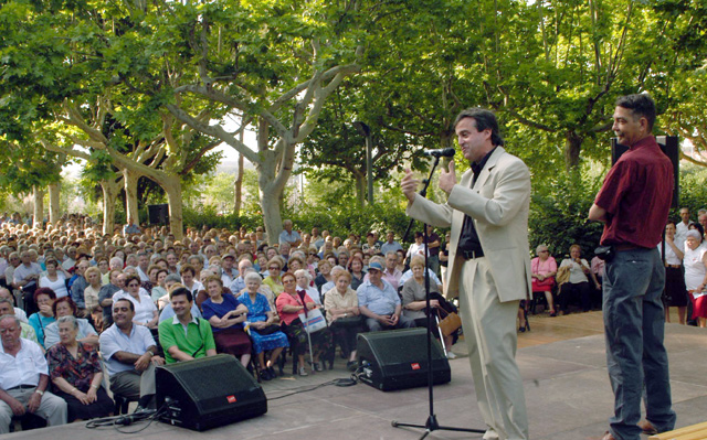 La festa de la gent gran omple a vessar el Parc Cordelles