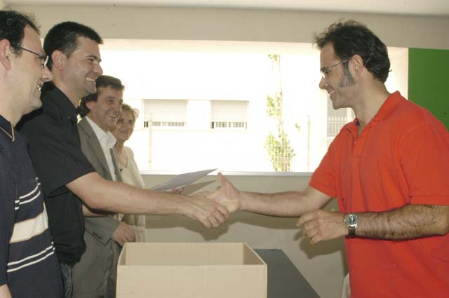 Els 45 propietaris dels pisos protegits d'Els Maiols ja tenen les claus de casa seva