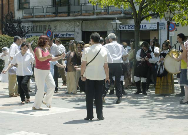 Els gallecs de Cerdanyola celebren la seva Diada