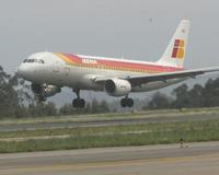 Les entitats de consumidors recomanen als afectats per la vaga d'Iberia que reclamin a la companyia aèria